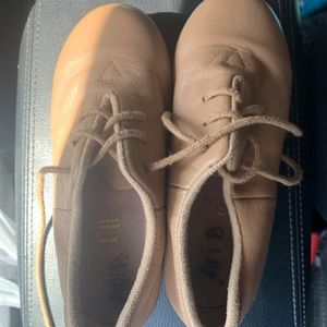 Tap shoes size 10